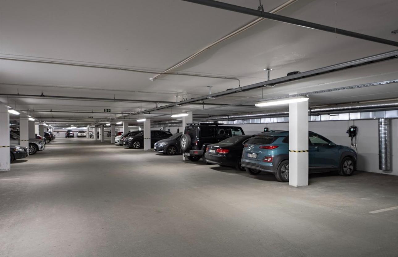Ons 2024 For Rent - Panoramic View, Private Gym,parking - Close To Centre Apartment